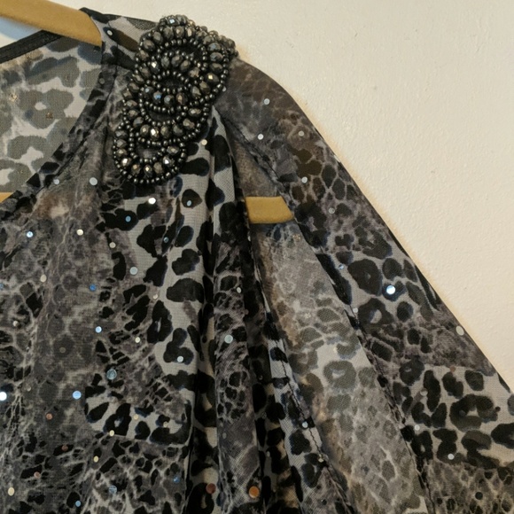 Top - Picture 3 of 4